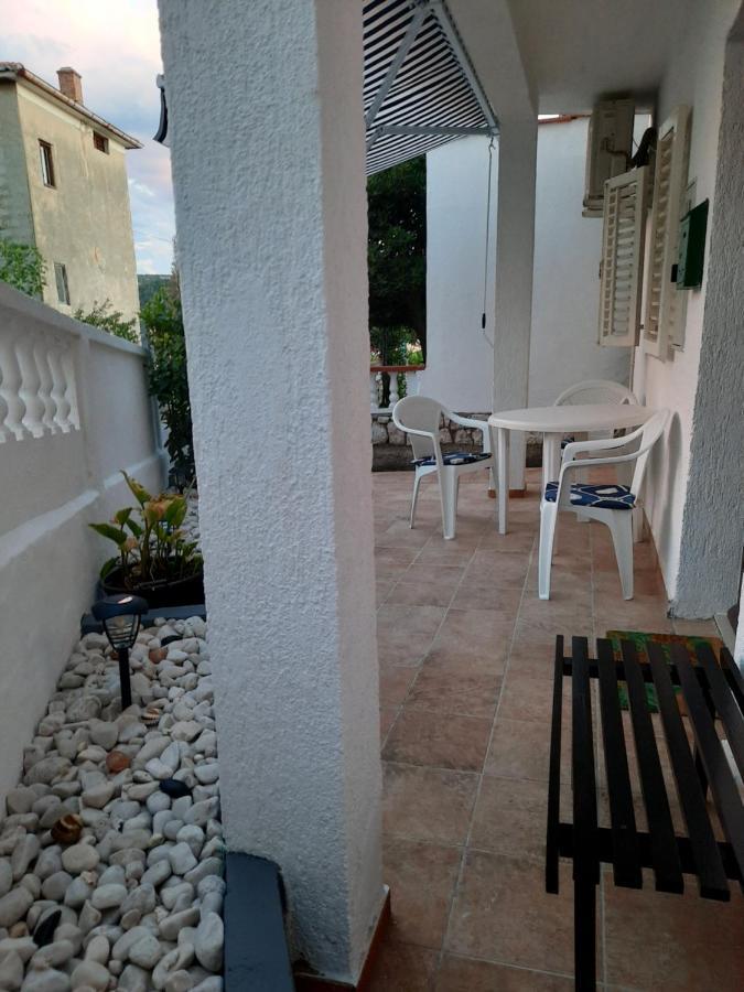 Apartmani Ana-Lora Lopar Luaran gambar