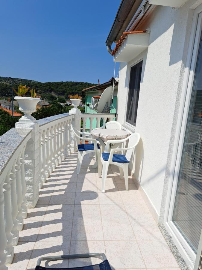 Apartmani Ana-Lora Lopar Luaran gambar